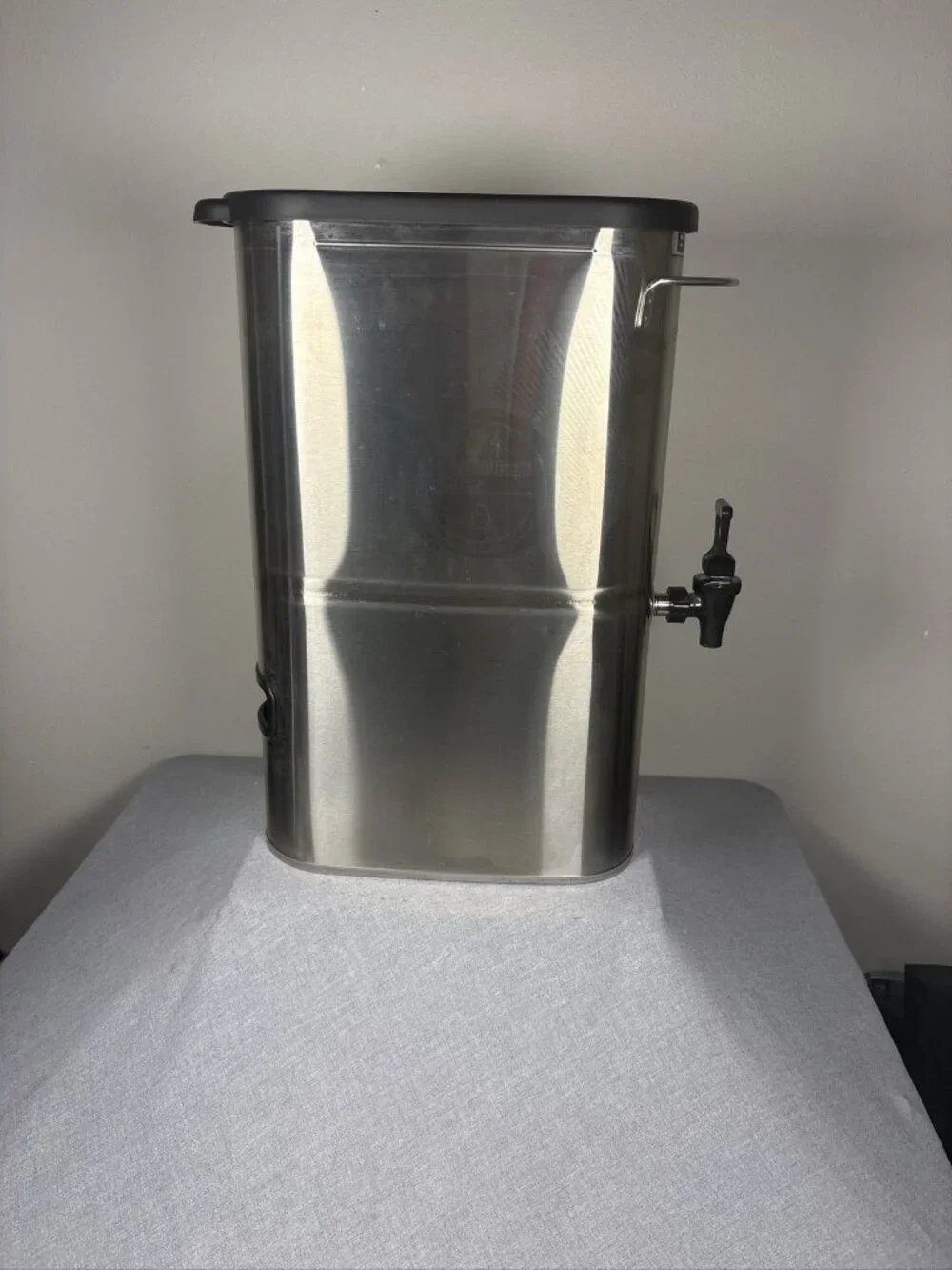 Bunn TDO-N-3.5 Narrow Iced Tea/ Iced Coffee Dispenser 3.5 Gallon Stainless Steel